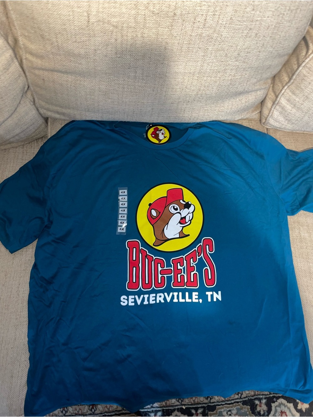 NWT Bucees shirt